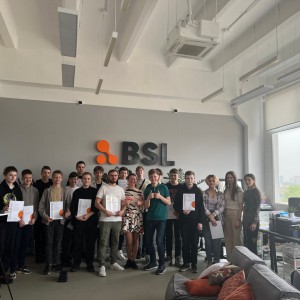 Наши резиденты проходят стажировку в ИТ-компании BSL - КИБЕРшкола программирования для детей, компьютерные курсы для школьников, начинающих и подростков - KIBERone г. Зюзино