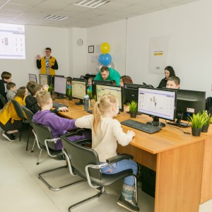Новый класс в развлекательном центре города Томска! Скоро открытие! - КИБЕРшкола программирования для детей, компьютерные курсы для школьников, начинающих и подростков - KIBERone г. Зюзино