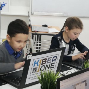 KiberOne объявляет набор юных программистов в Усть-Каменогорске - КИБЕРшкола программирования для детей, компьютерные курсы для школьников, начинающих и подростков - KIBERone г. Зюзино